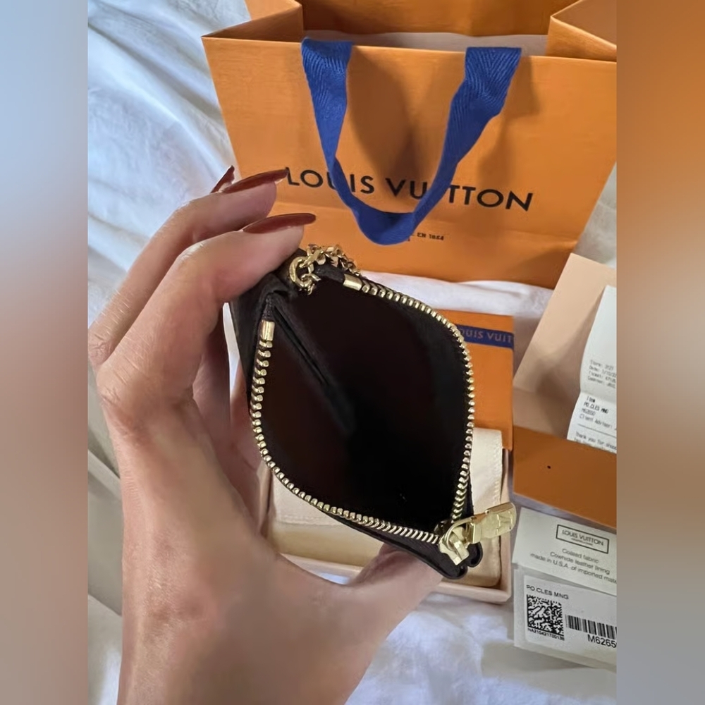 Louis Vuitton Key Pouch - Picture 5 of 7